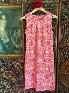 J. McLaughlin Pink Medallion Sheath Dress XS Resort Preppy Coastal